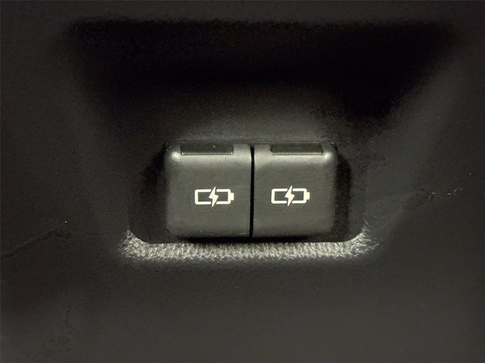 Used 2025 Ice Cap Toyota XLE image 35
