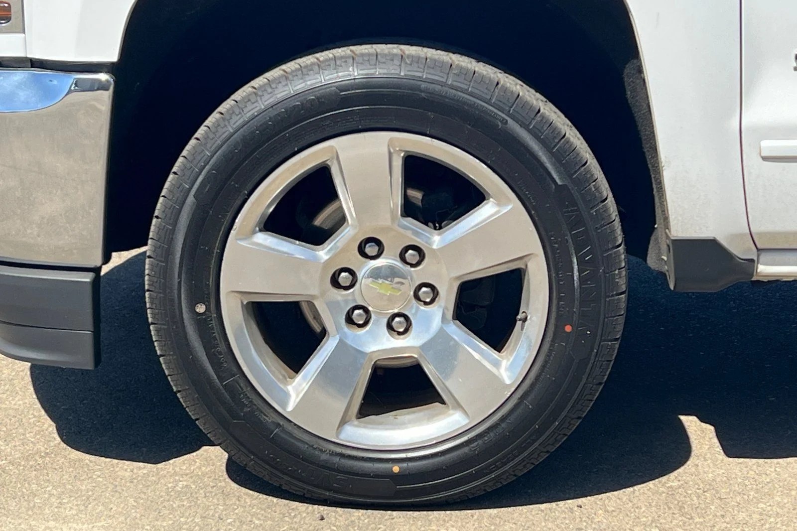Used 2017 White Chevrolet LT image 23