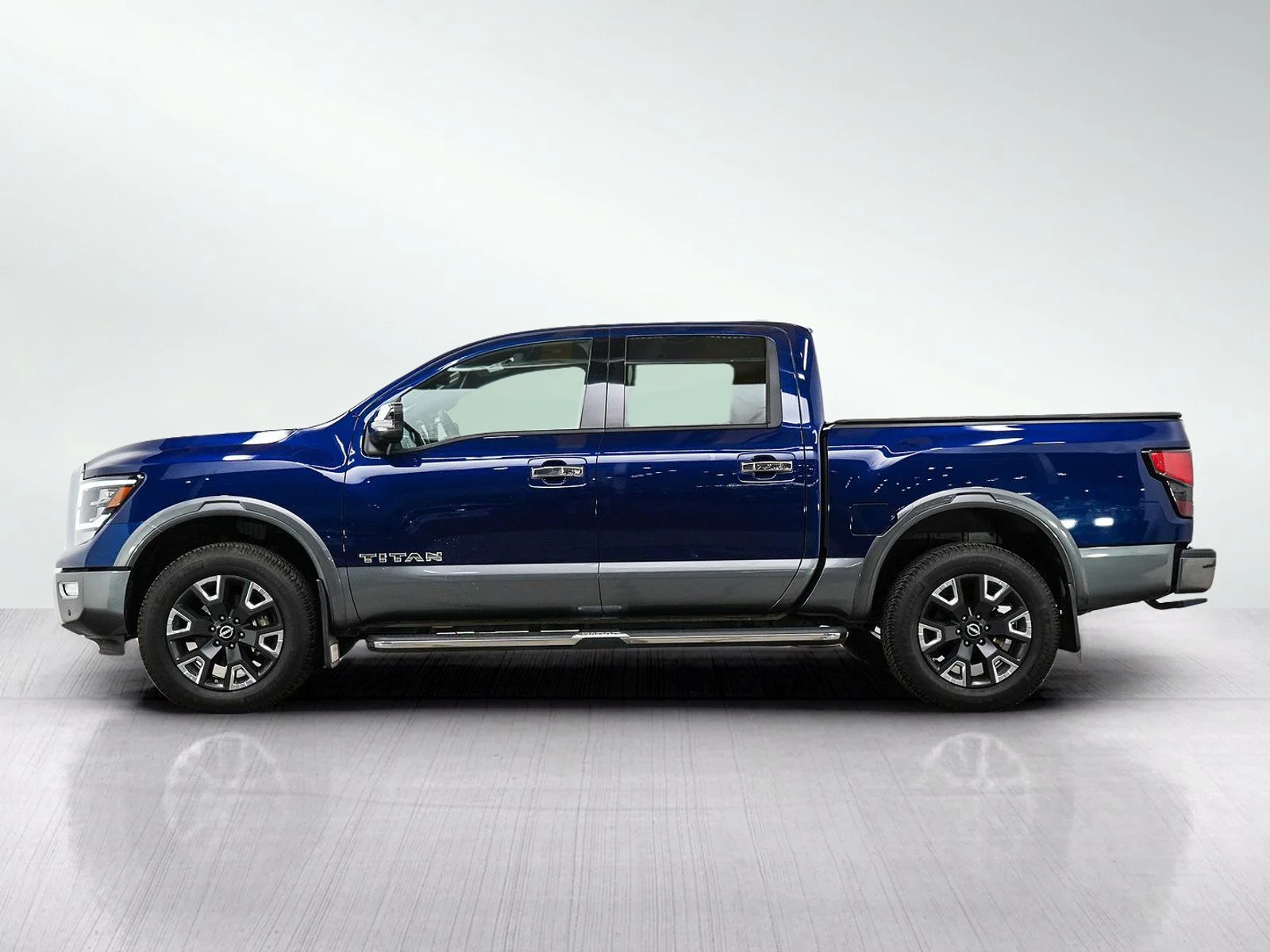 Used 2024 Nissan Titan Platinum Reserve with VIN 1N6AA1ED3RN105695 for sale in Wayzata, Minnesota
