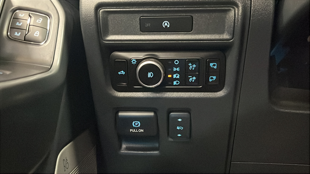 Used 2025 Star White Metallic TC Ford Lariat image 33