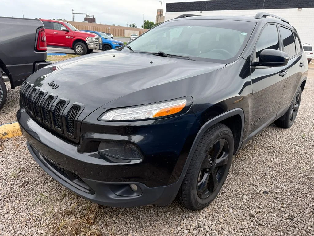 Used 2015 Black Jeep Latitude image 7