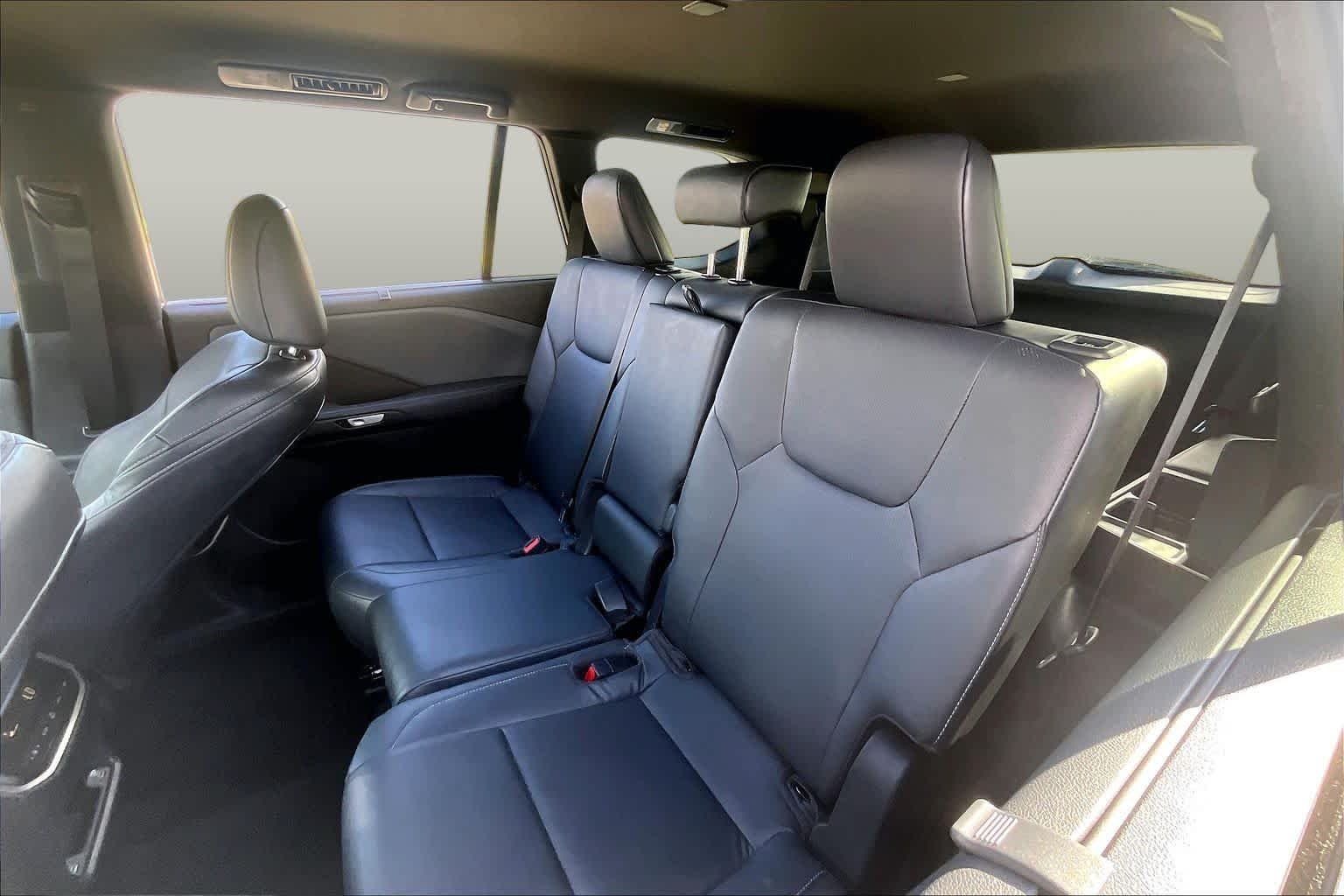 Used 2024 Wind Chill Pearl Lexus  image 20