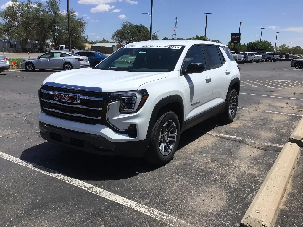 New 2027 Summit White GMC Elevation image 3