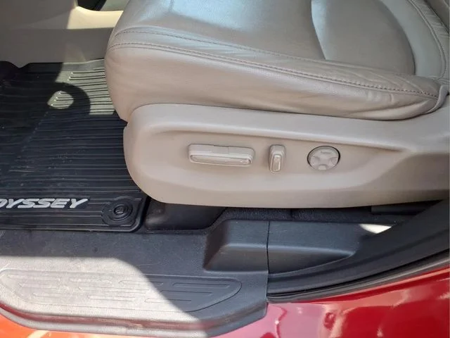 Used 2022 Red Honda EX-L image 11