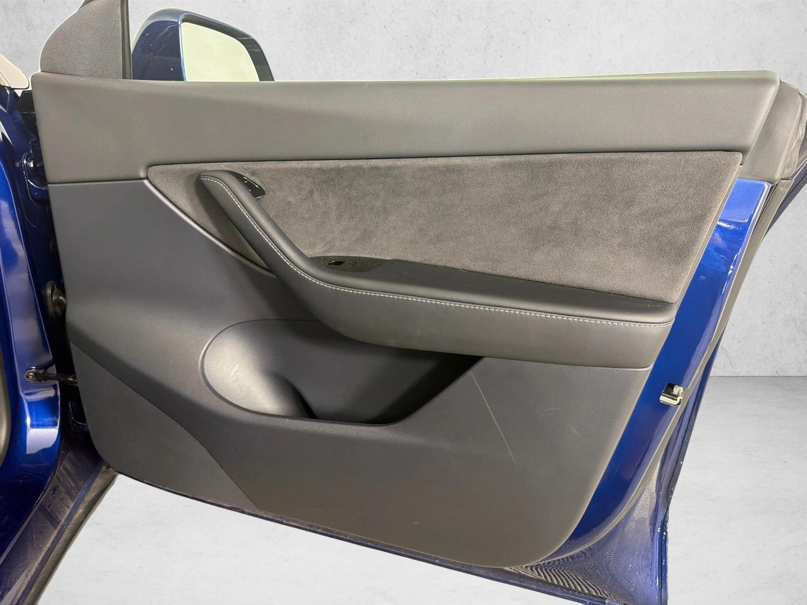 Used 2020 Blue Tesla Long Range image 17