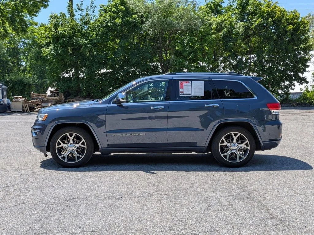 Used 2019 Blue Jeep Overland image 9