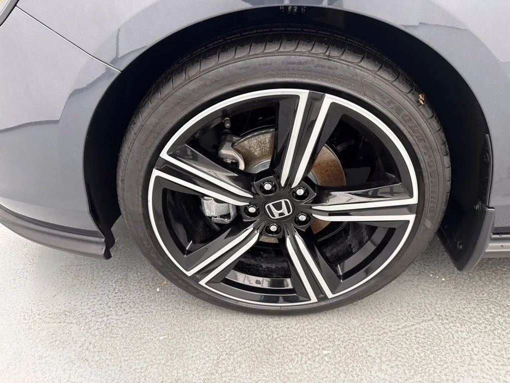 New 2026 Meteorite Gray Metallic Honda SE image 4