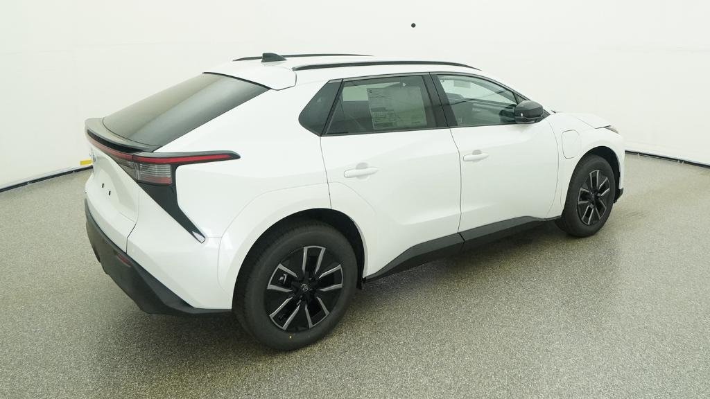 New 2026 Wind Chill Pearl Toyota XLE image 13