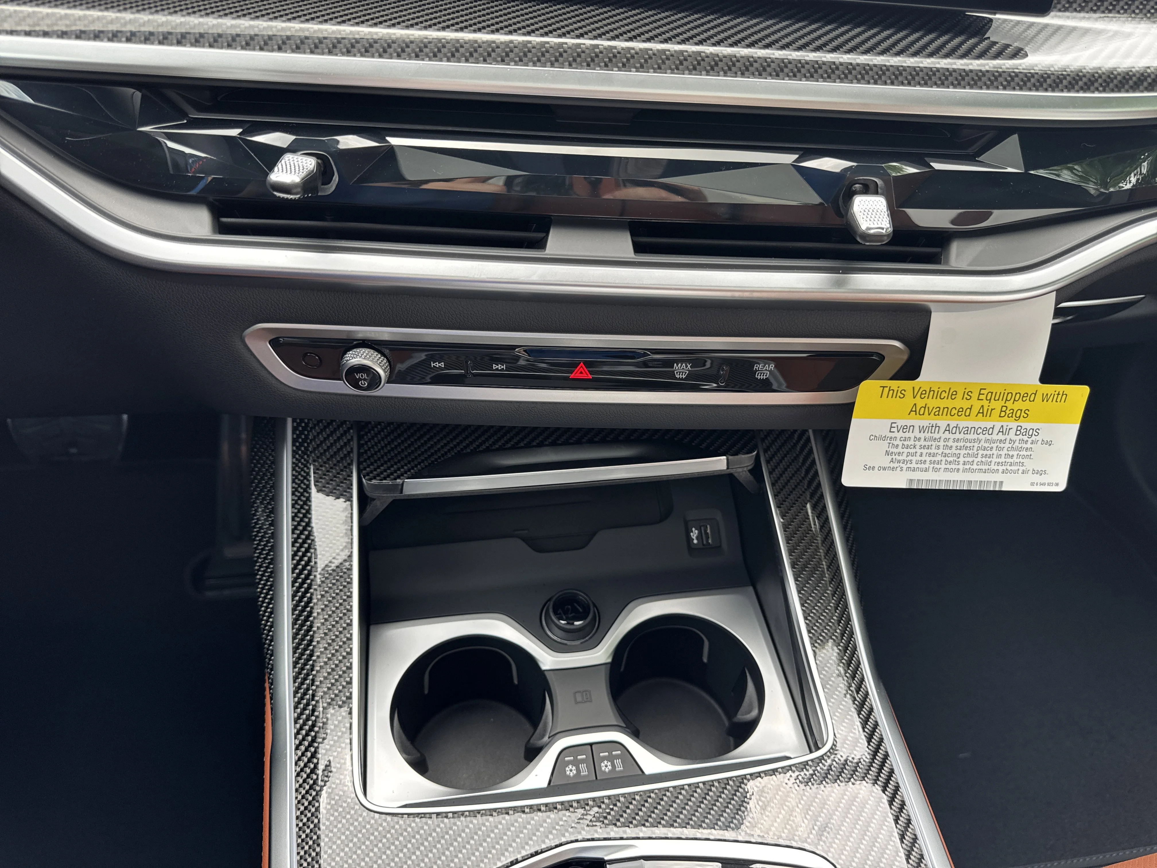 New 2027 0C4P Brooklyn Grey Metallic BMW M60i image 17