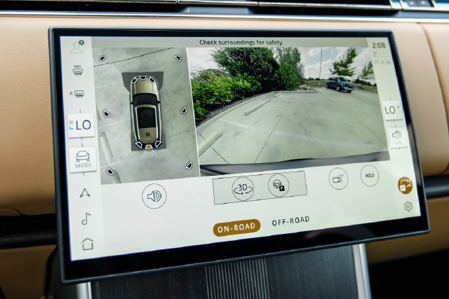 Used 2025 Gray Land Rover Autobiography image 30