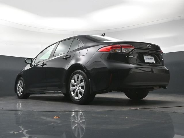 Used 2025 Midnight Black Metallic Toyota LE image 31