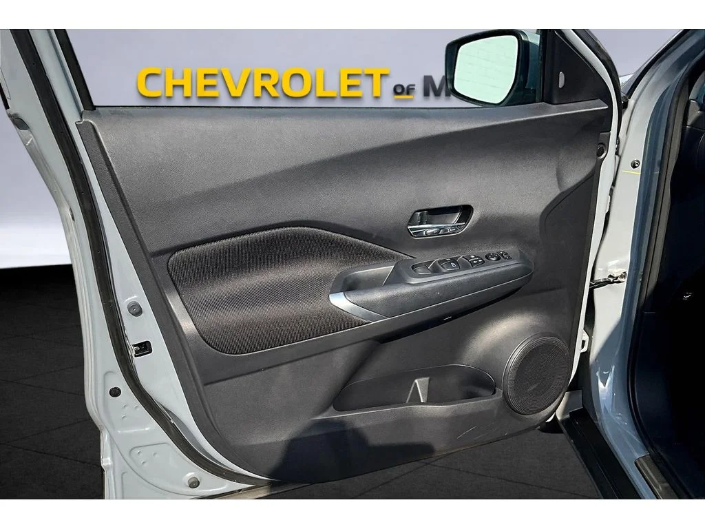 Used 2024 Gray Nissan SV image 16