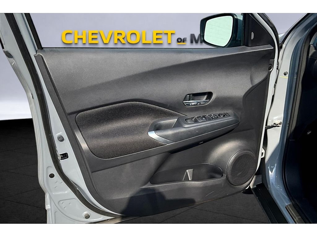 Used 2024 Gray Nissan SV image 16