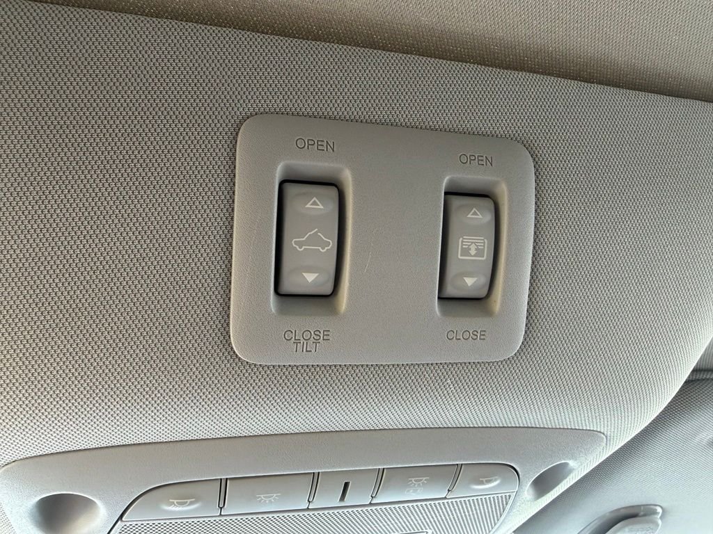 Used 2020 Orange Nissan Platinum image 34
