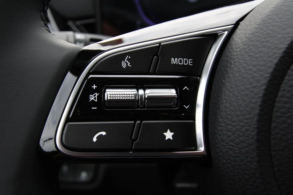 New 2026 Pluton Blue / Black Roof Kia S image 20