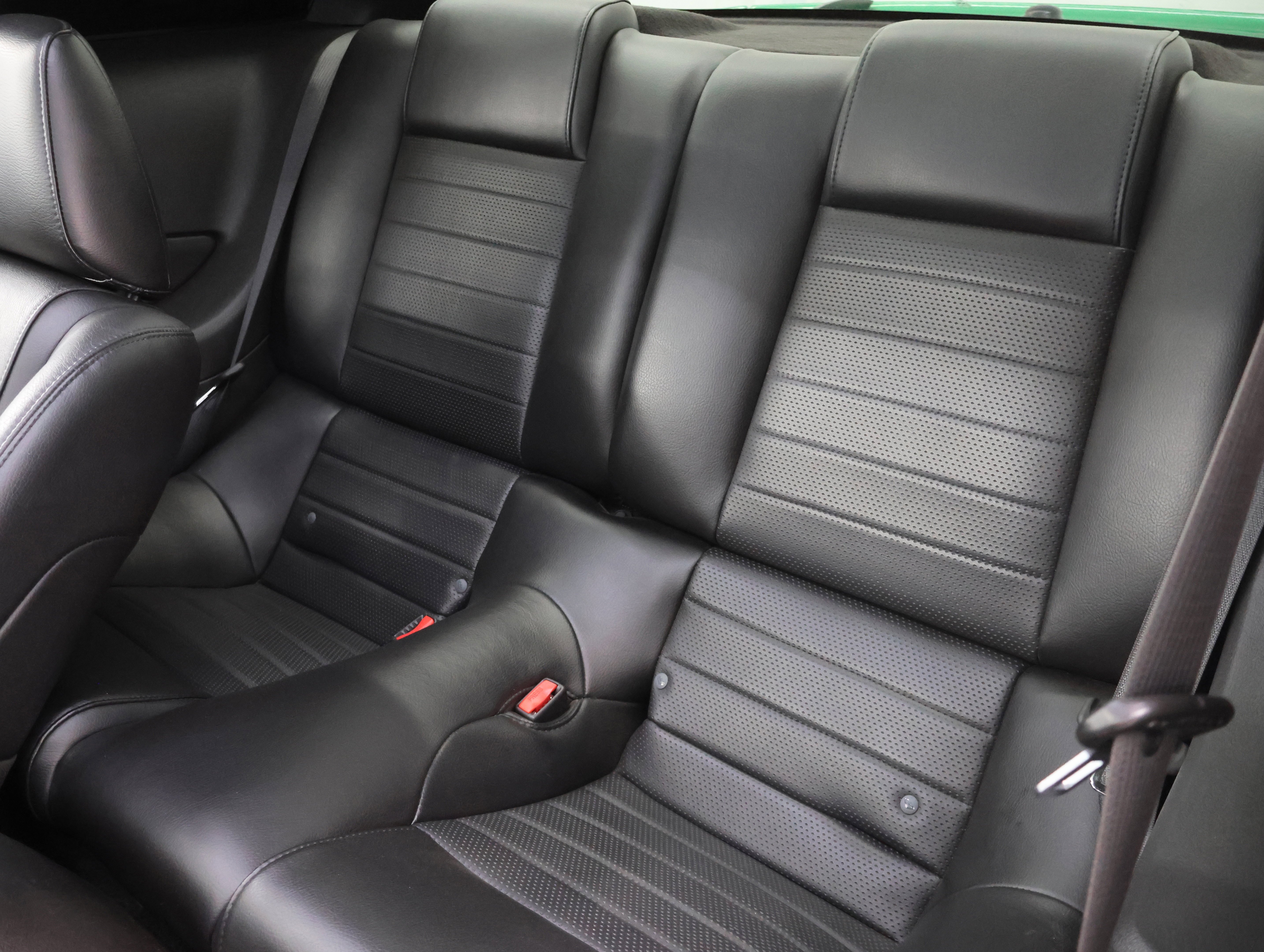 Used 2007 Green Ford GT Premium: GT PREMIUM-REGENCY GT R CONVERSION-GLASS ROOF-5 SPEED-SHAKER HOOD-20 WHEELS-LEATHER image 9