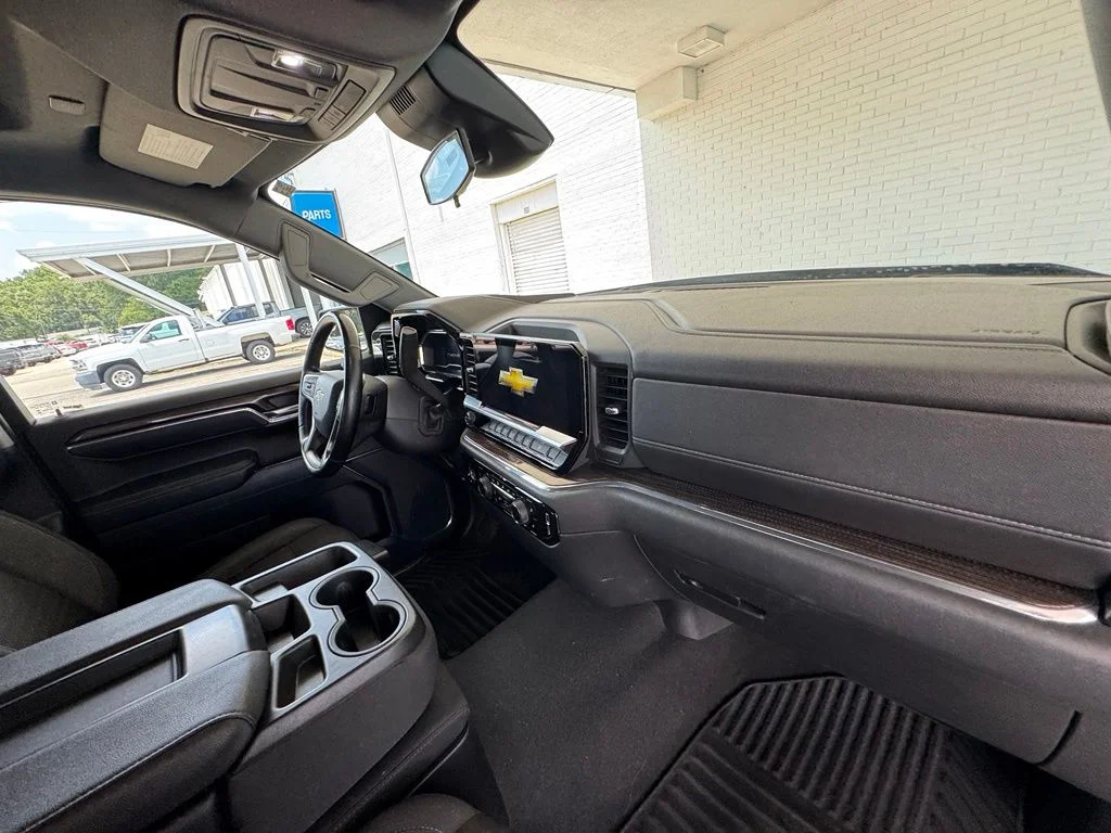 Used 2023 Ash Chevrolet LT image 18