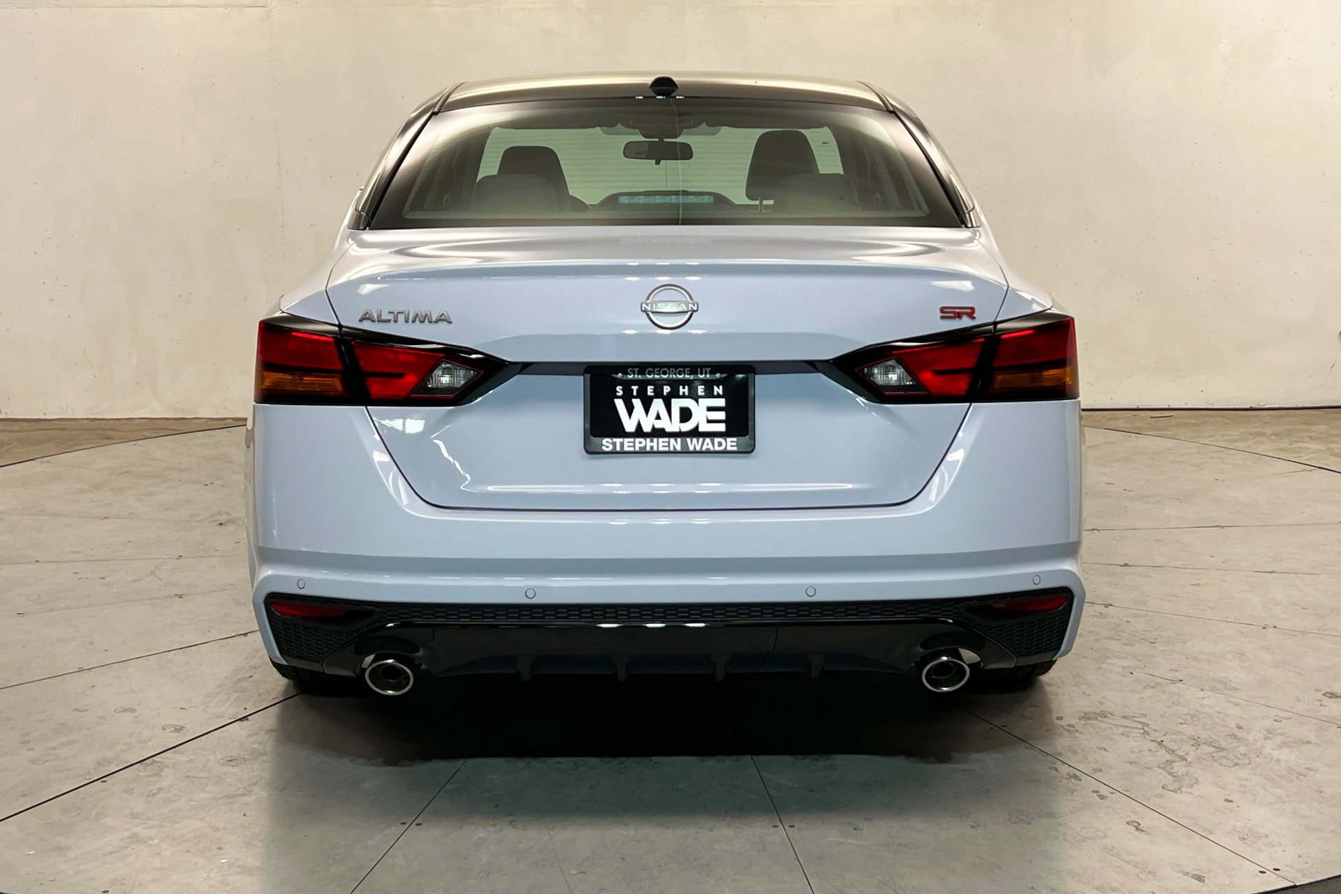 New 2026 Gray Sky Pearl / Super Black Two-tone Nissan SR image 5