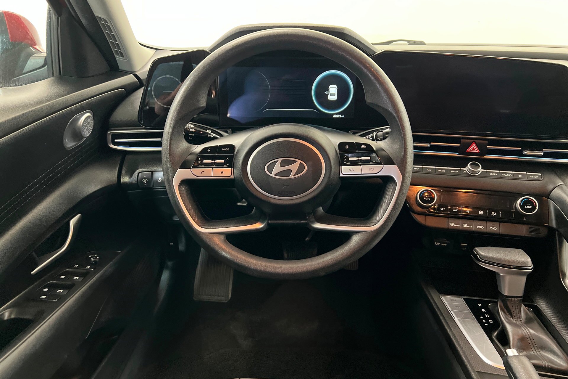 2024 Hyundai Elantra SEL - Photo 13