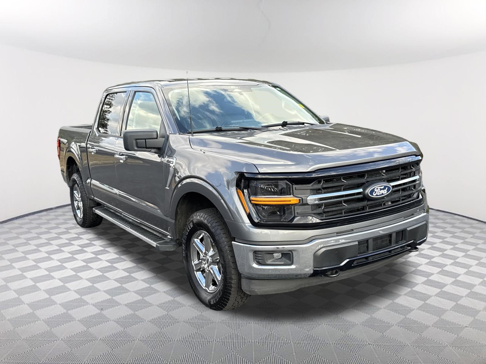 2025 Ford F-150 XLT - Photo 3