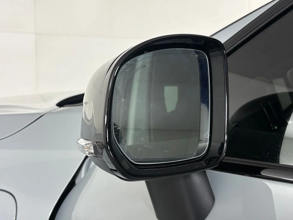 New 2026 Gray Metallic Volvo Ultra image 13