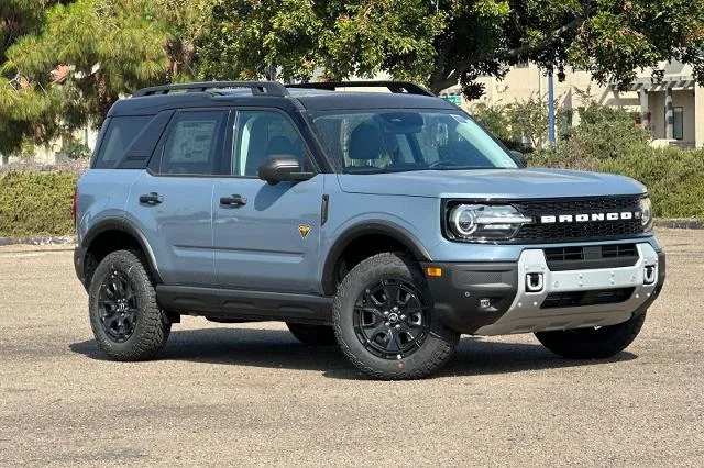 New 2026 Azure Gray Metallic Tri-Coat Ford Badlands® image 24