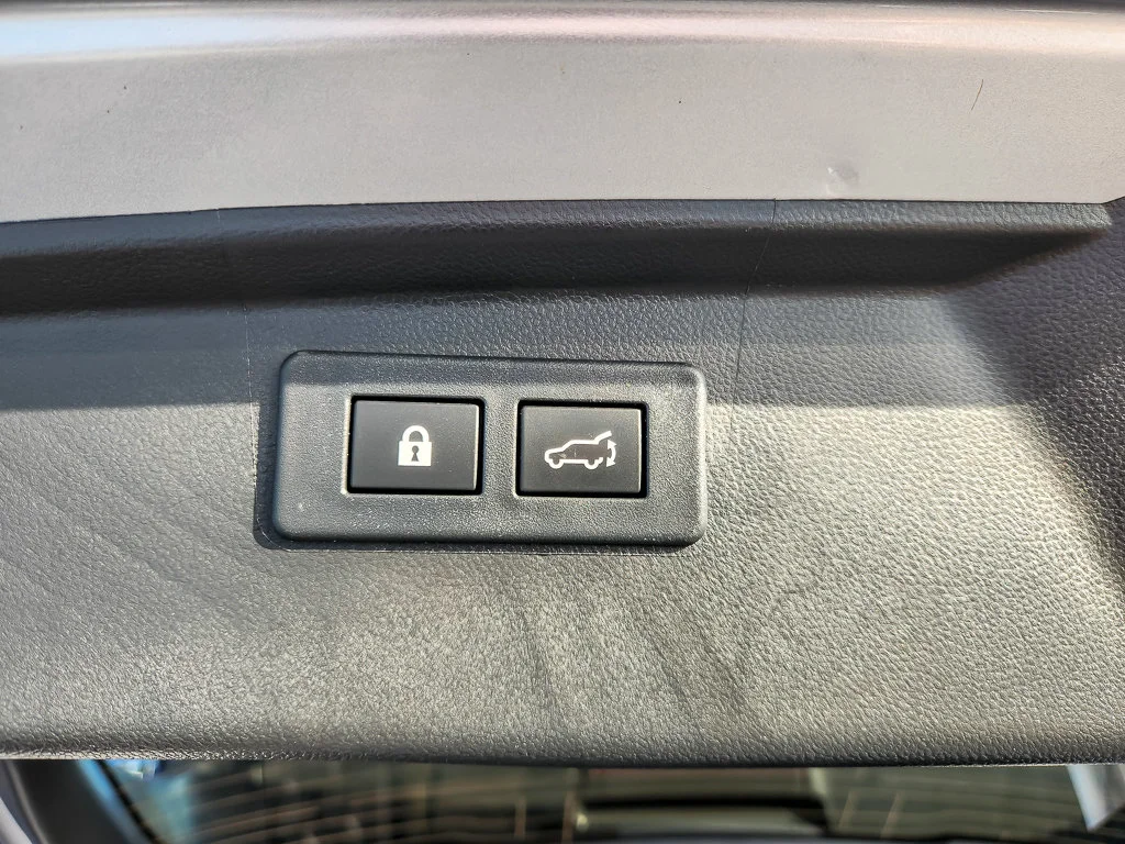 Used 2024 Silver Subaru Onyx Edition image 19