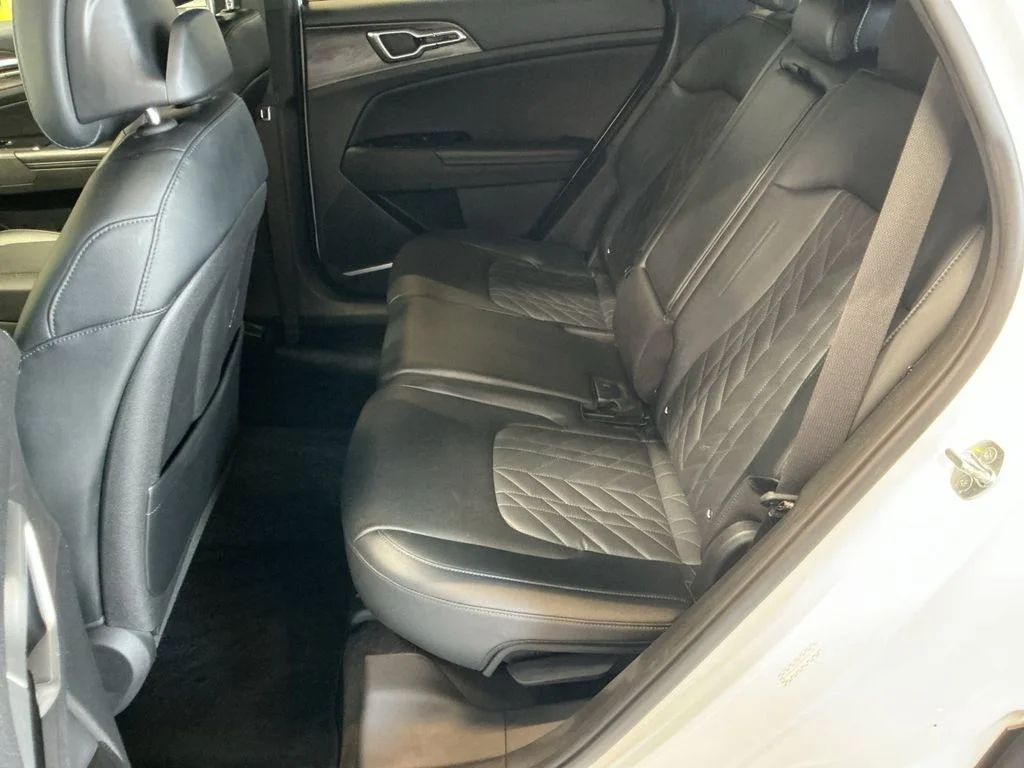 Used 2023 White Kia X-Line image 28