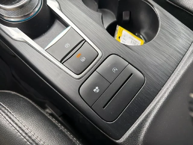 Used 2022 Gray Ford SEL image 33