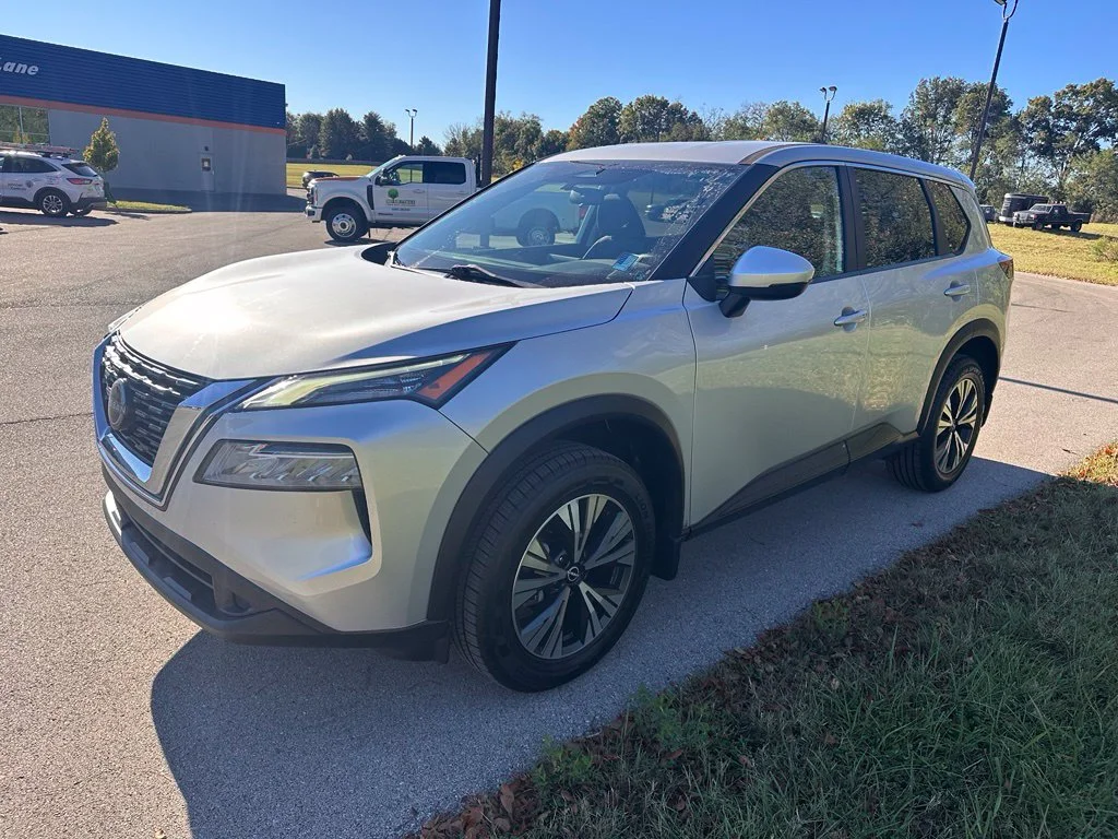 Used 2022 Silver Nissan SV image 3