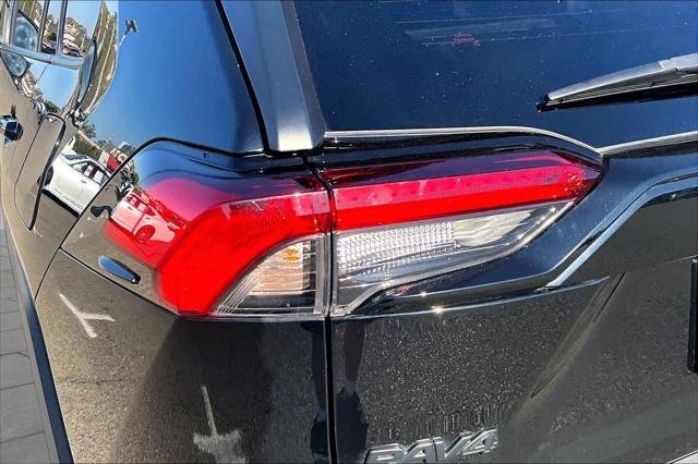 Certified Used 2022 MIDNIGHT BLACK METAL Toyota  image 28