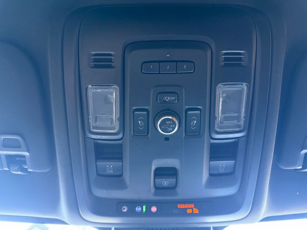 Used 2023 Black GMC SLT image 19