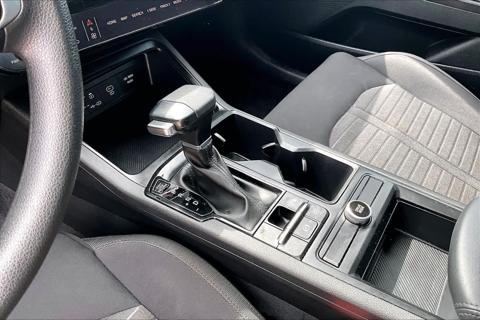 Used 2025 Runway Red Kia LXS image 29