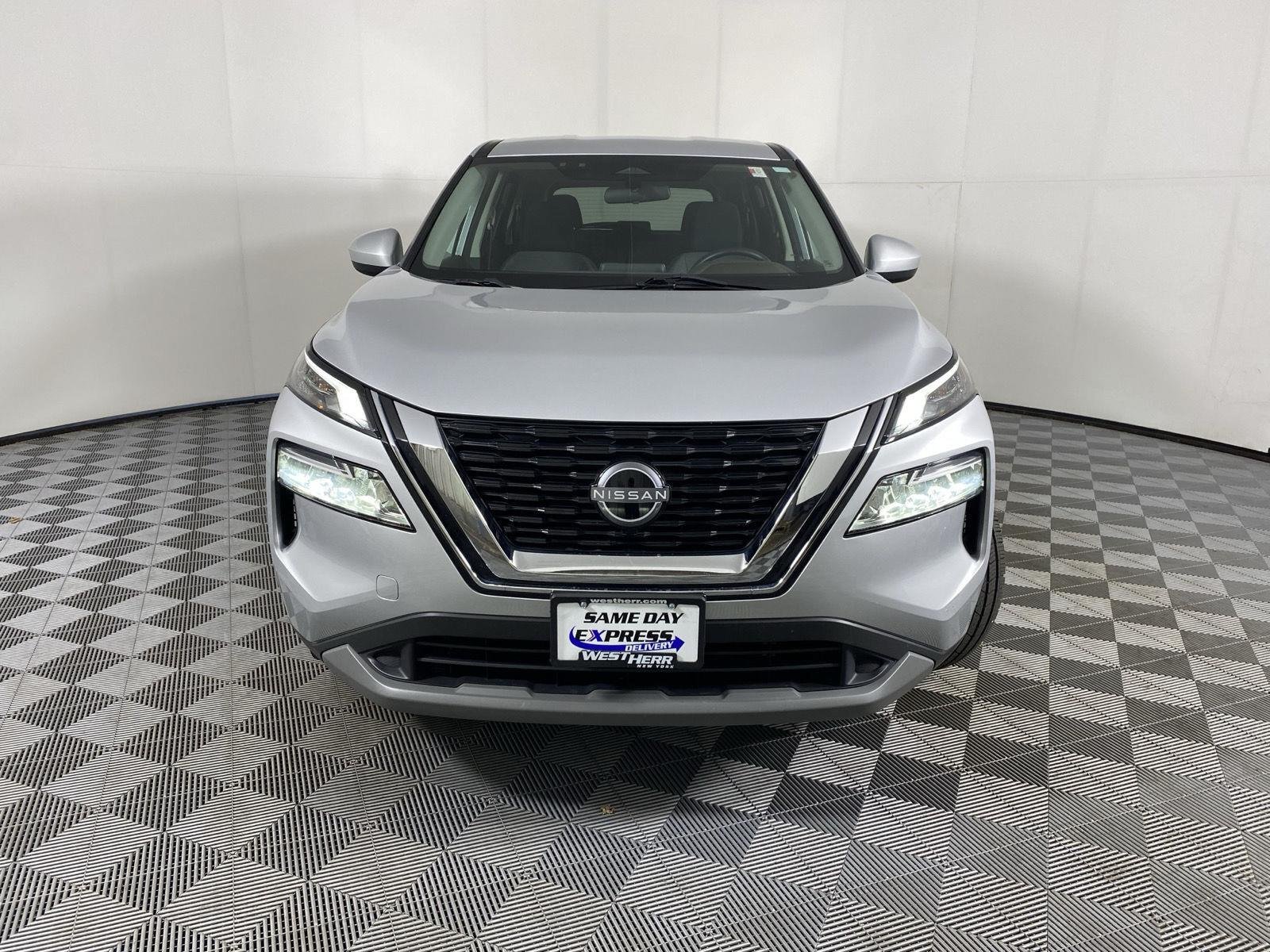 Used 2023 Brilliant Silver Metallic Nissan SV image 2