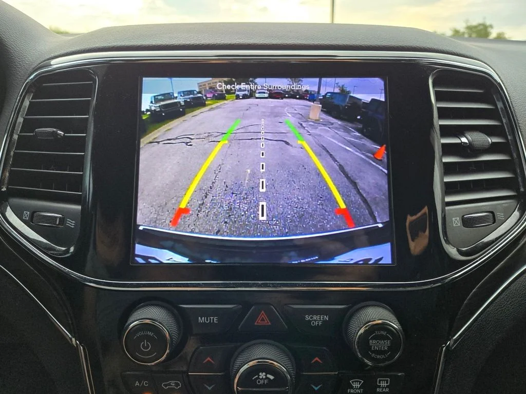 Used 2019 Black Jeep Limited image 27