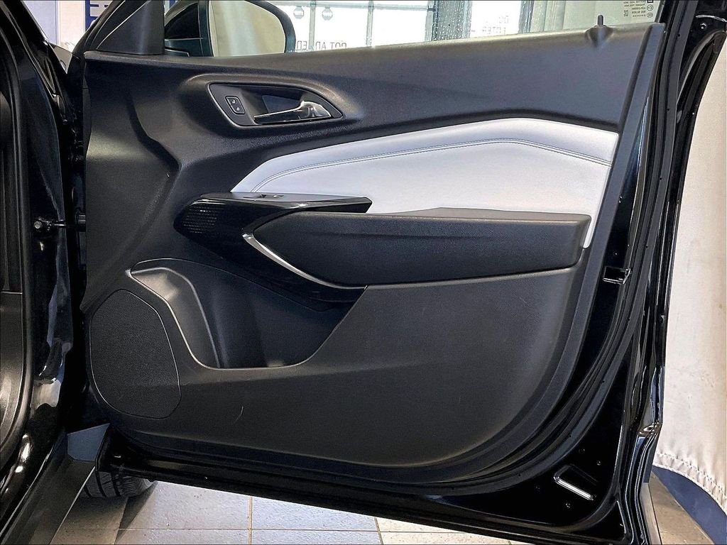 Used 2025 Black Chevrolet LT image 12