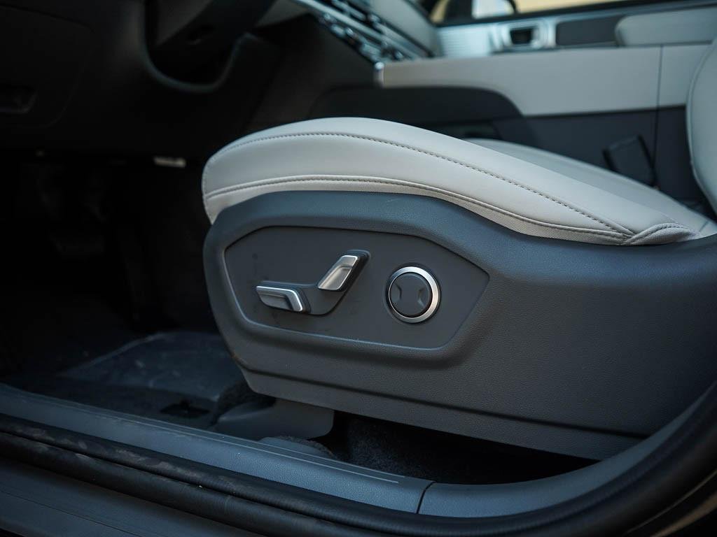 New 2026 Phantom Black Hyundai SEL AWD image 47