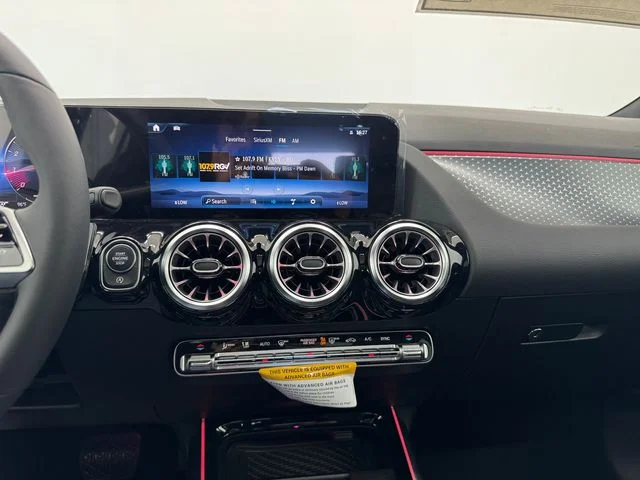 New 2026 Polar White Mercedes-Benz GLA 250 image 36