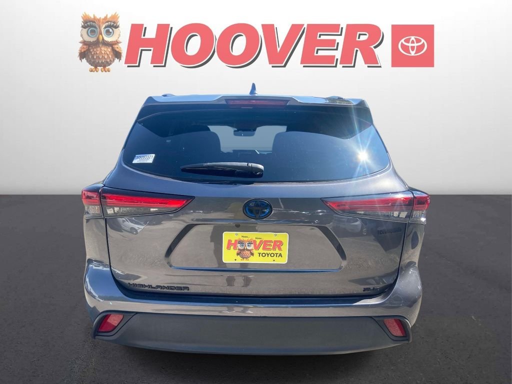 Used 2021 Gray Toyota XLE image 3