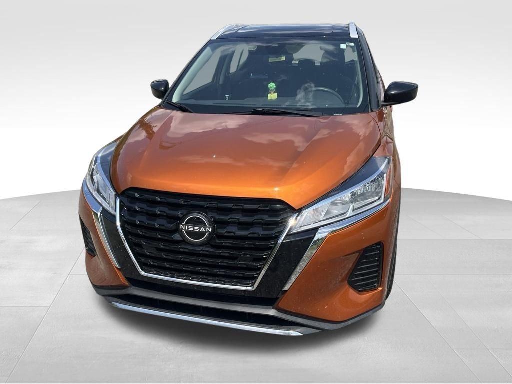 Used 2023 Orange Nissan SV image 32