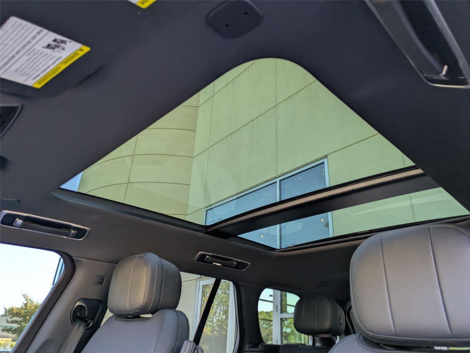 2023 Land Rover Range Rover SE - Photo 25