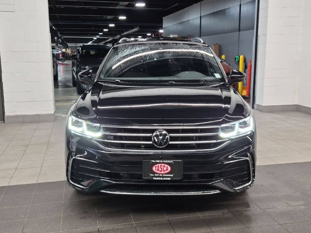 Used 2024 Black Volkswagen 2.0T SEL R-Line image 10