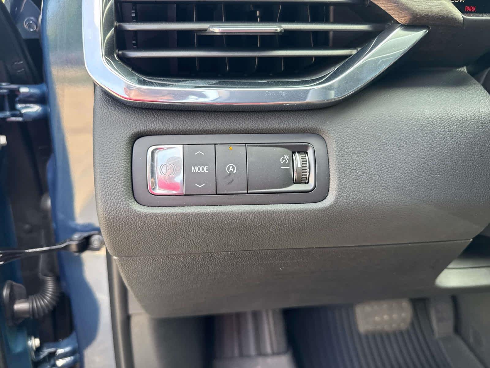 2026 GMC Acadia Denali Ultimate - Photo 15