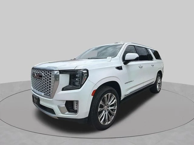 Used 2022 White GMC Denali image 9