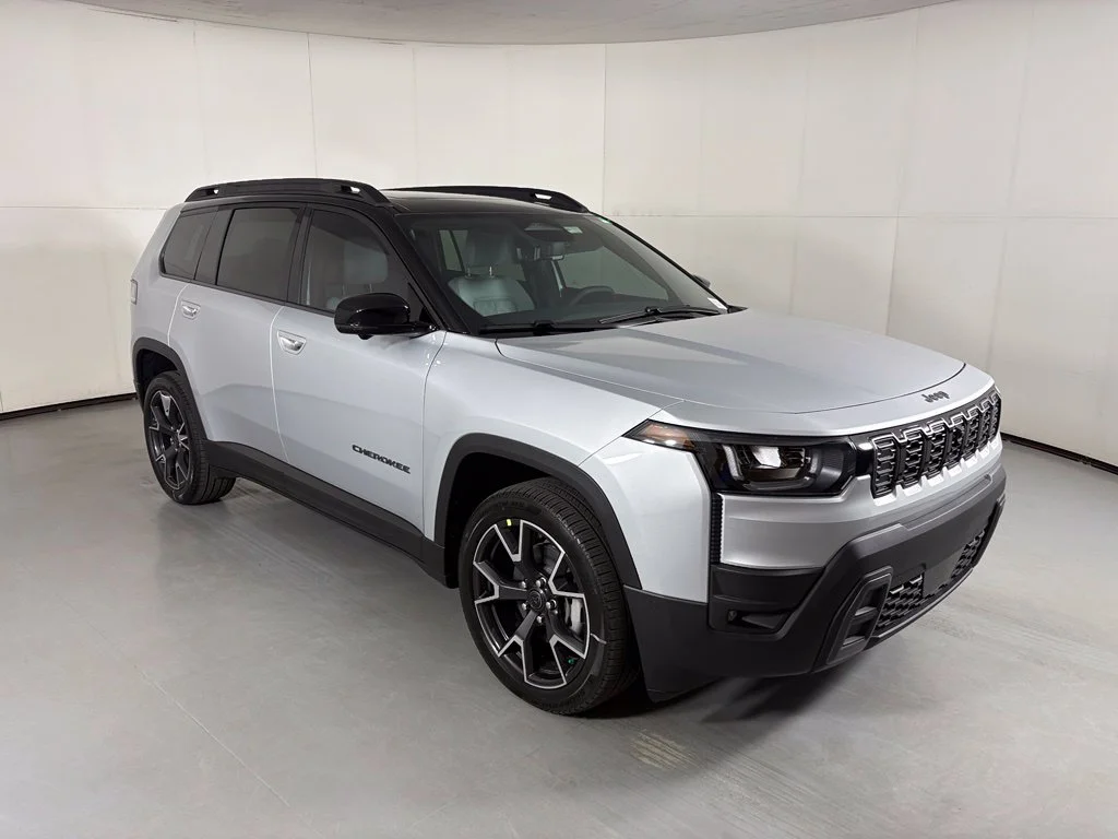 New 2026 Silver Jeep Overland image 2