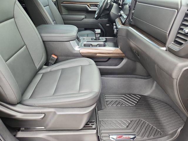 Used 2025 Black Chevrolet RST image 27