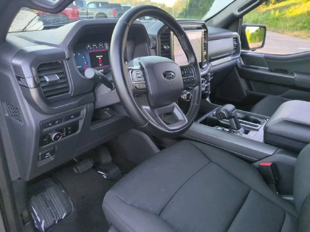 Used 2024 Gray Ford XLT image 15