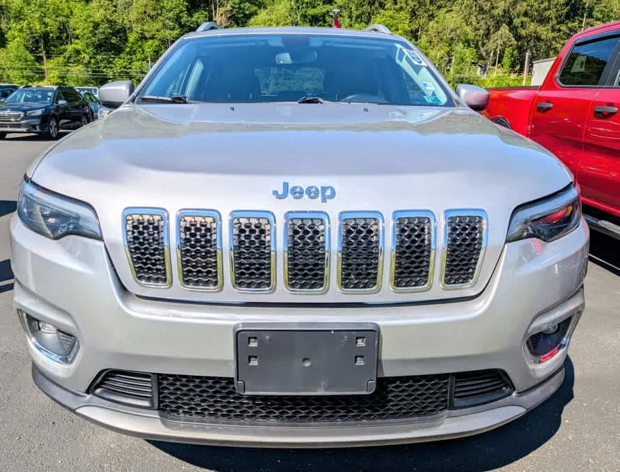 Used 2020 Billet Silver Metallic Clear Coat Jeep Limited image 2