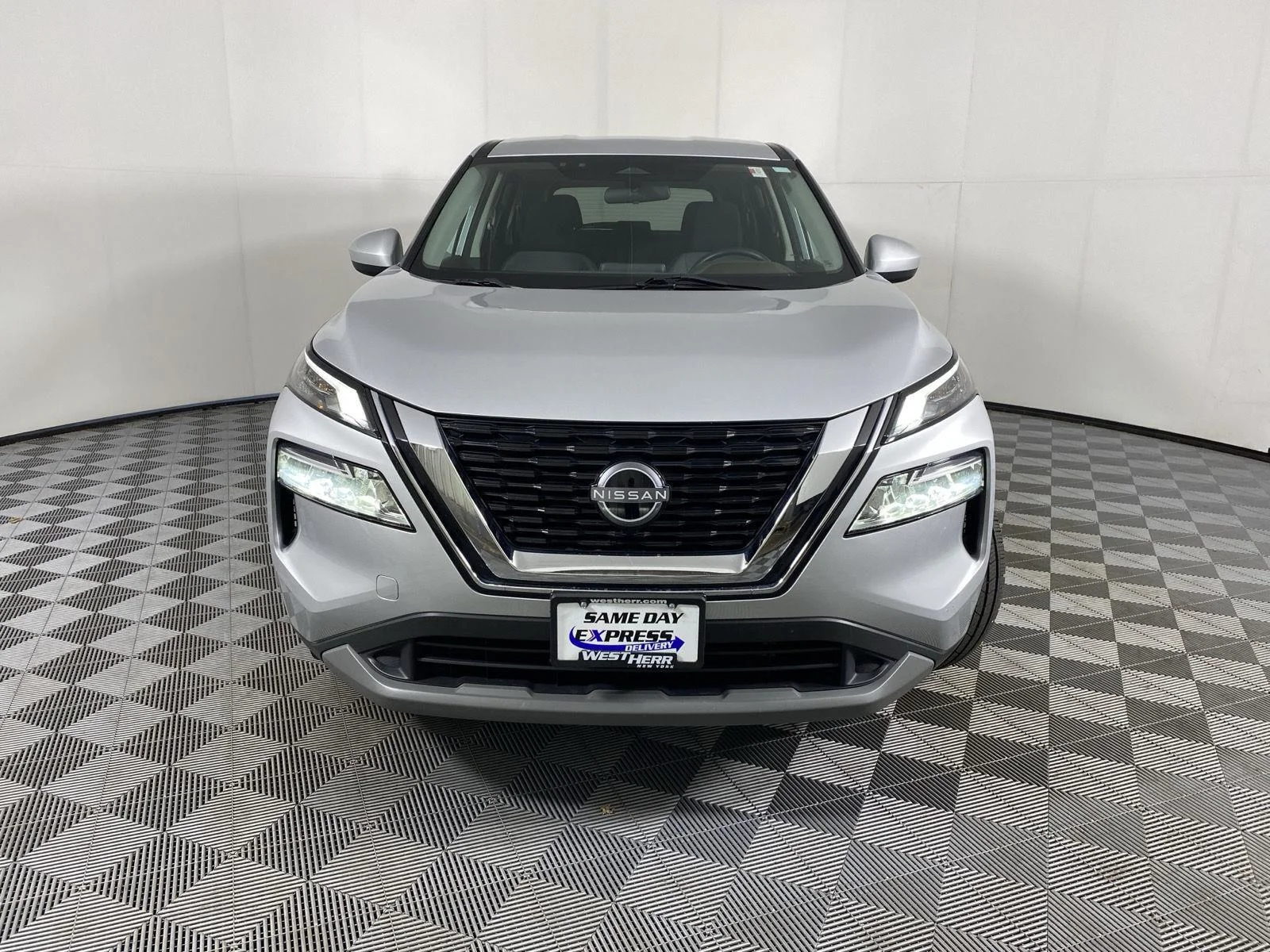 Used 2023 Brilliant Silver Metallic Nissan SV image 2