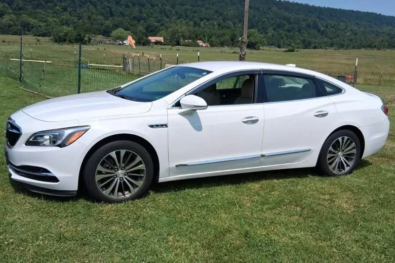 Used 2017 White Buick Preferred image 1